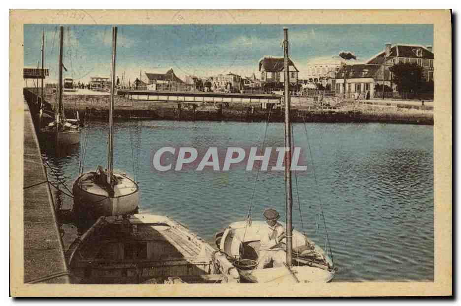 Port de Courseulles — Yachts au Port — éditeur JFM, n°32