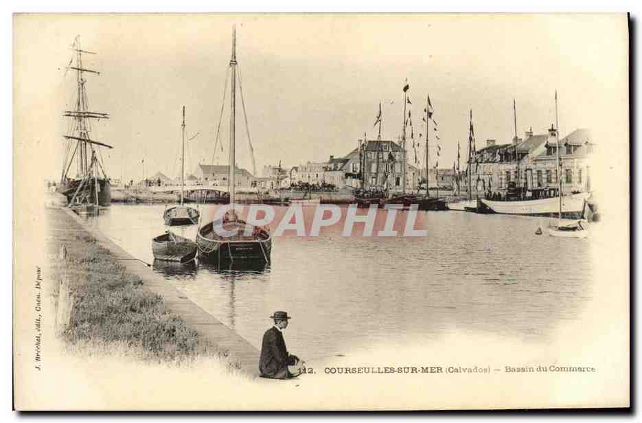 CPA Courseulles Sur Mer Bassin du commerce Bateaux 