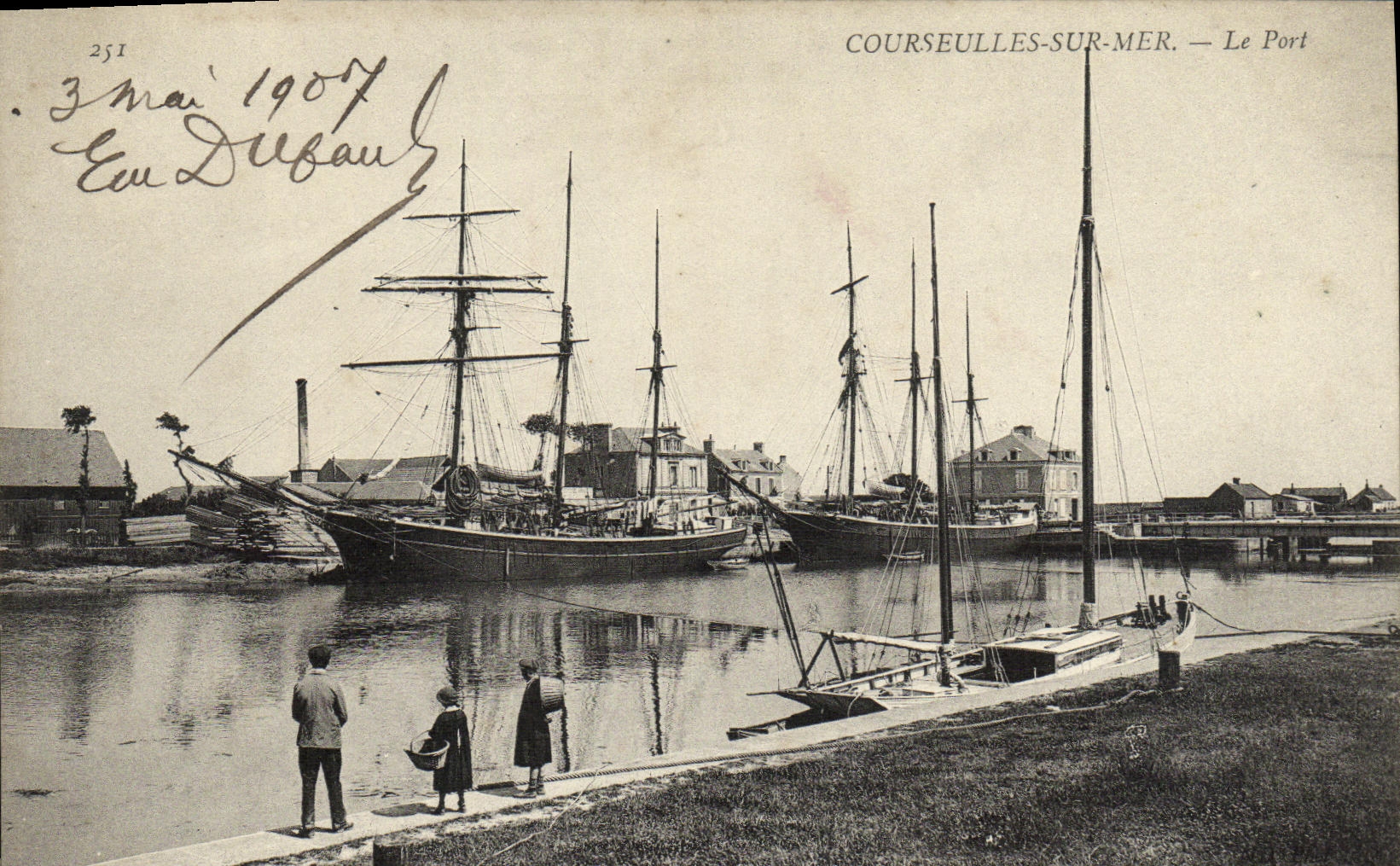 COURSEULLES-SUR-MER — Der Hafen — Unbekannter Verlag, Nr. 251