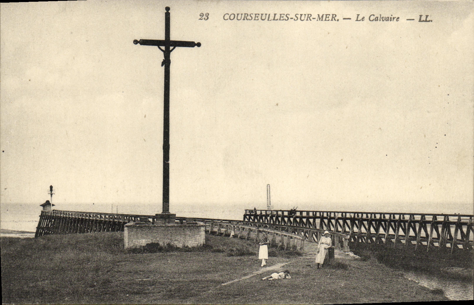 Courseulles-sur-Mer — Le Calvaire — LL.