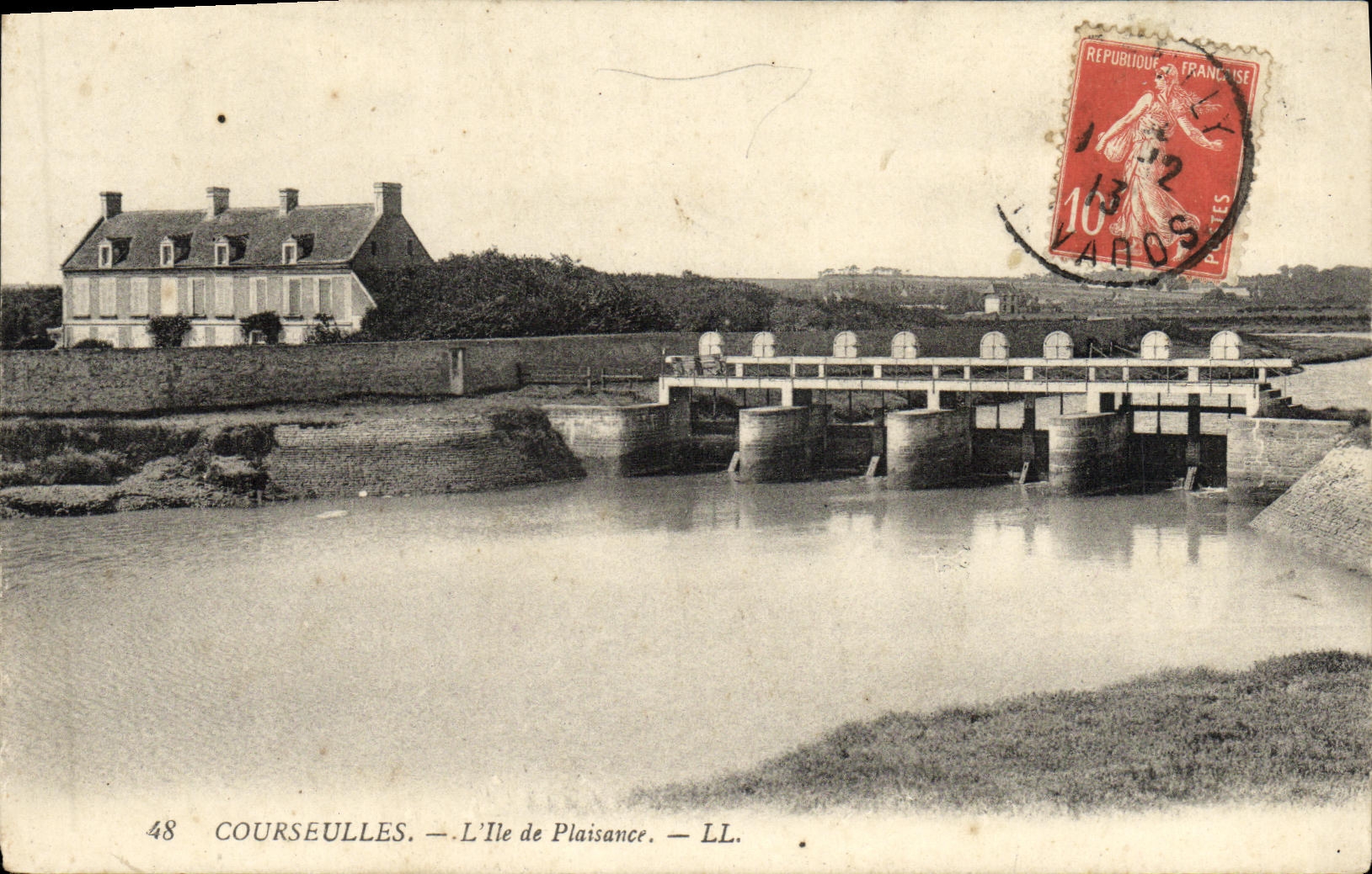 CPA Courseulles L Ile de Plaisance
