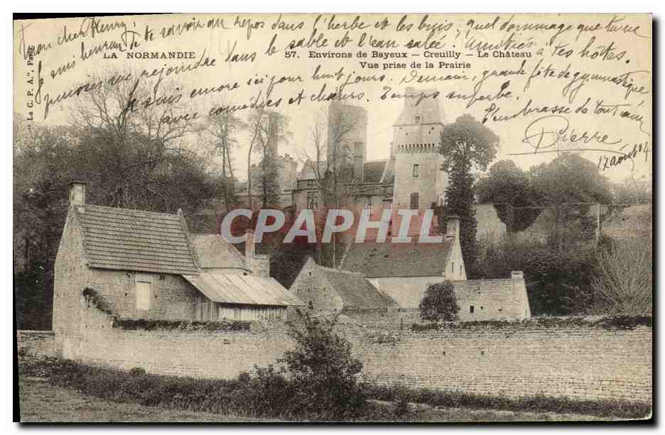 CPA Environs de Bayeux Creuilly Le chateau vue prise de la Prairie