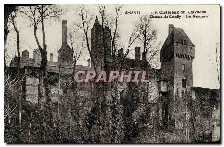 CPA Chateaux du Calvados Chateau de Creully Les Remparts