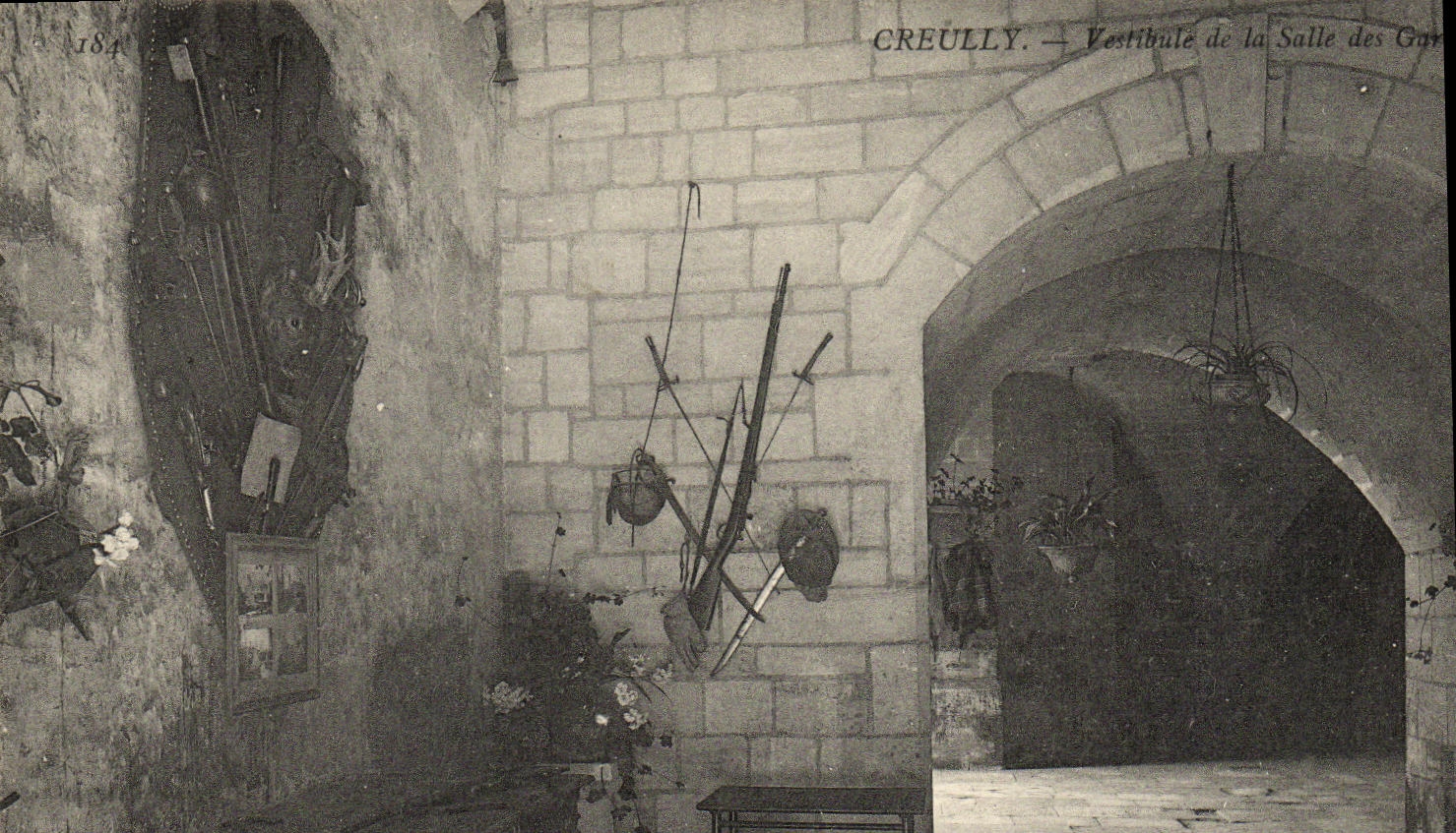 Creully — Vestibule de la Salle des Gays — éditeur non identifié, n° de série 184