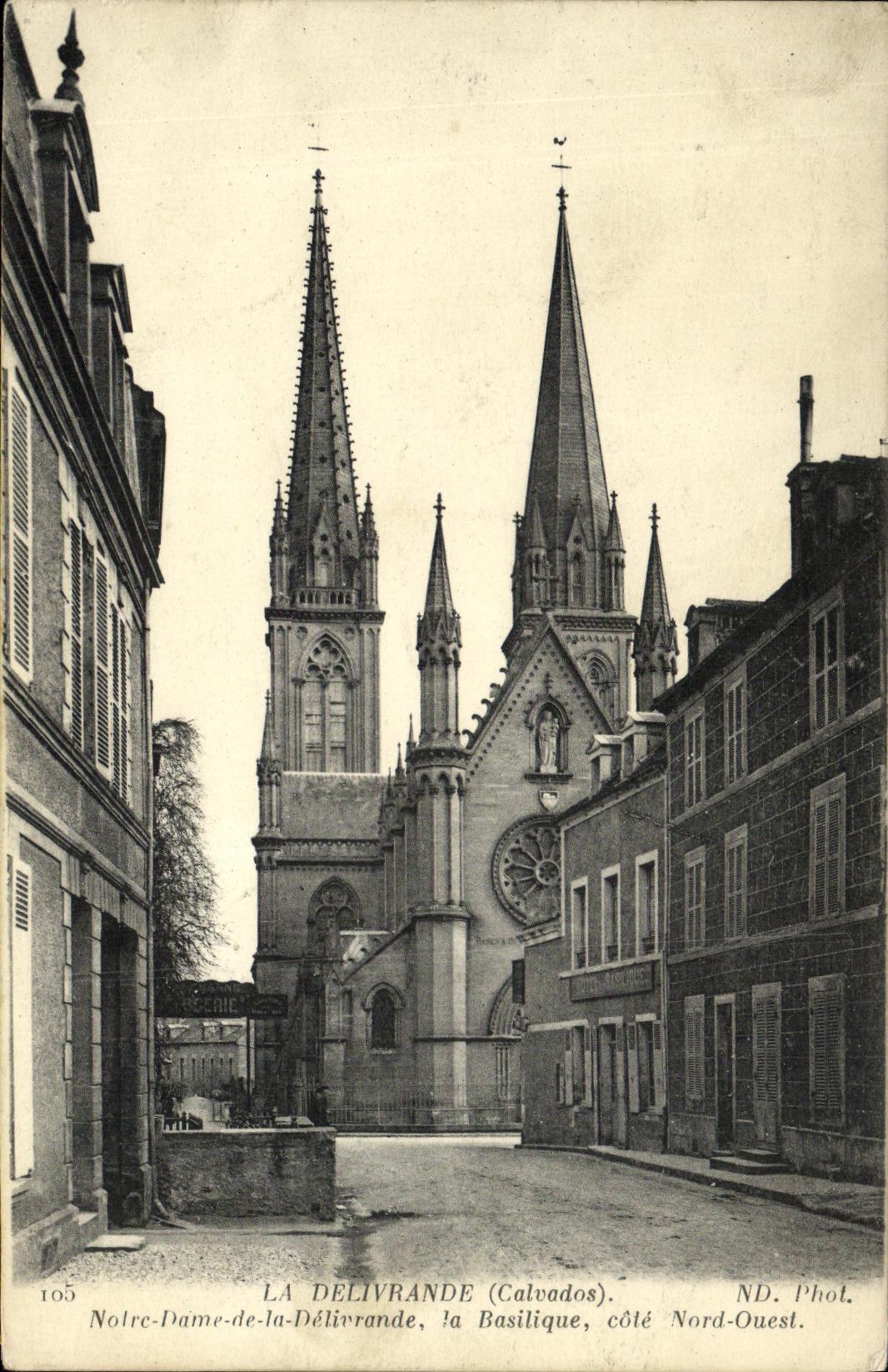 La Delivrande (Calvados) — Notre-Dame-de-la-Délivrande, la Basilique, côté Nord-Ouest — ND. Phot. n°105