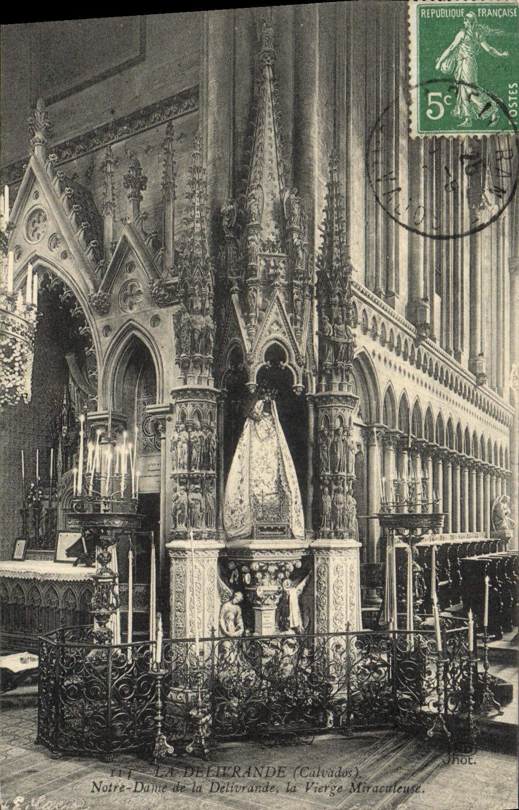 Notre-Dame de la Delivrande (Calvados) — la Vierge Miraculeuse — Jhot.