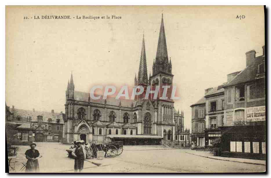 CPA La Delivrande La Basilique et la Place