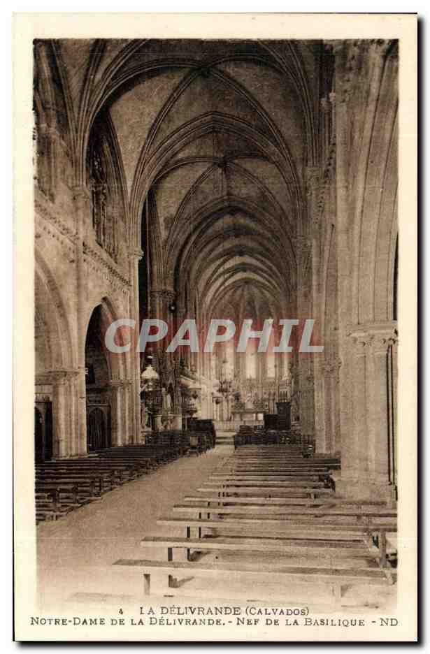 La Délivrande (Calvados) — Nef de la Basilique Notre-Dame