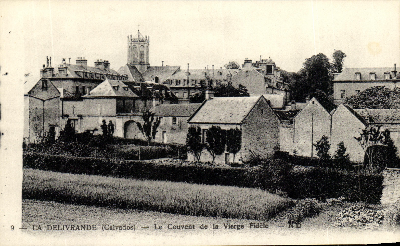 CPA La Delivrande Le Couvent de la Vierge Fidele