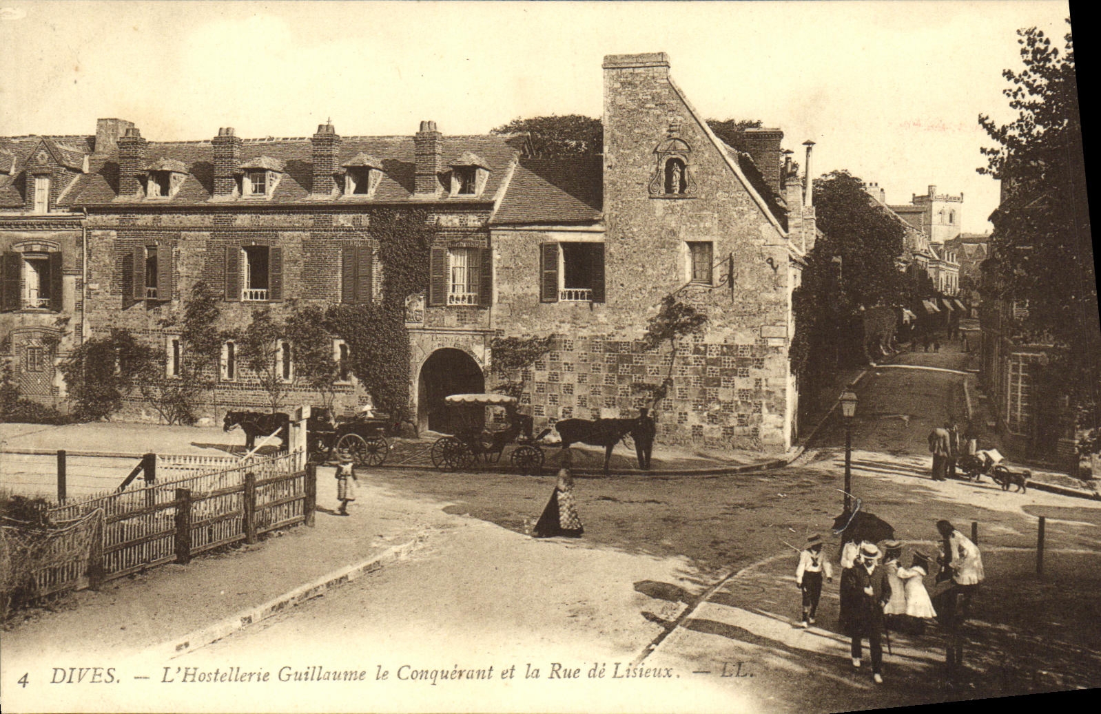 Dives — L'Hostellerie Guillaume le Conquérant et la Rue de Lisieux — LL.