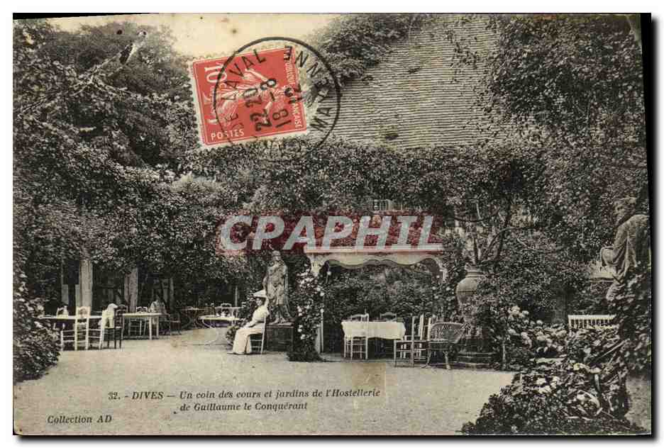 Dives — Un coin des cours et jardins de l'Hostellerie de Guillaume le Conquérant — Collection AD