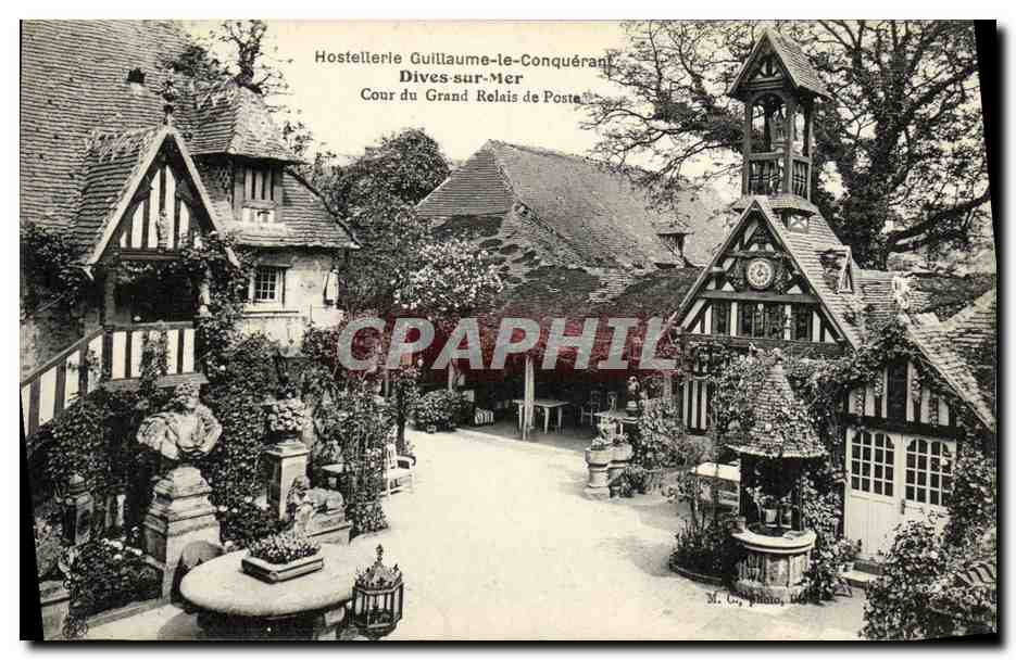 Hostellerie Guillaume-le-Conquérant — Dives-sur-Mer — Cour du Grand Relais de Poste — M. C. Photo, Dives
