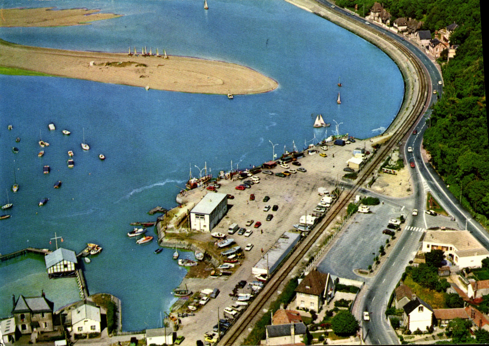 Dives-sur-Mer — Vue aérienne du port — Artaud Frères Éditeurs