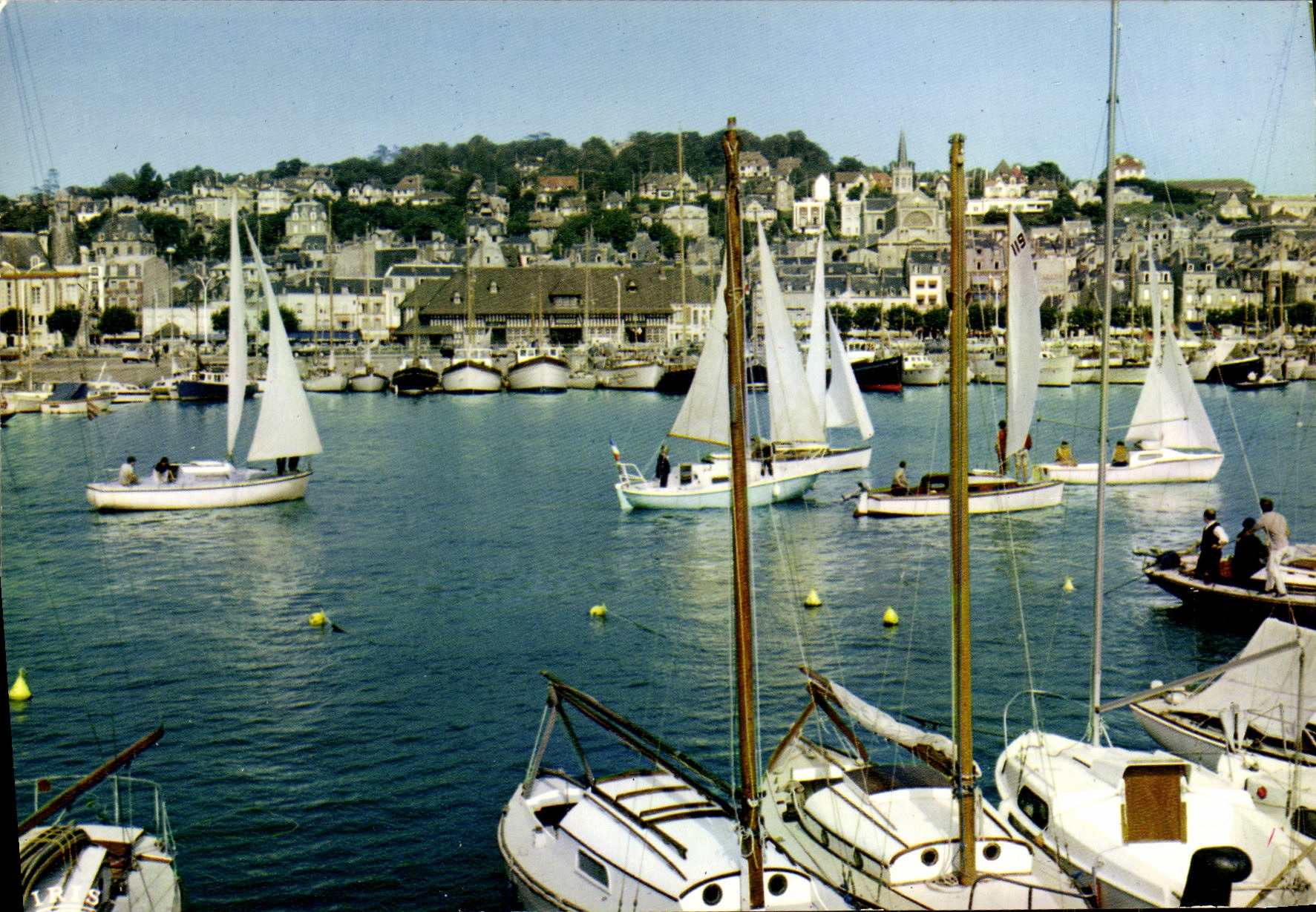 Deauville - Trouville — Der Yacht-Hafen und der Hang — Lumicap