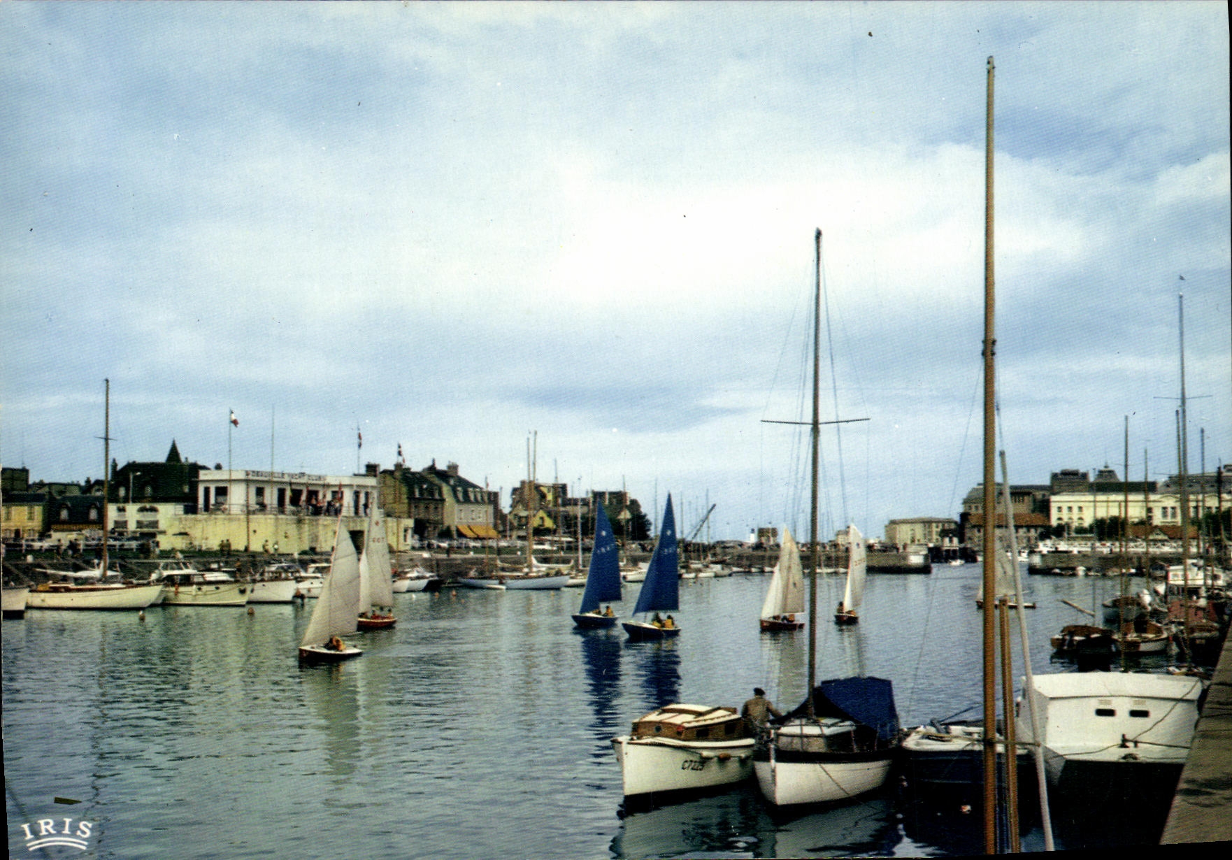 Deauville-Trouville — Il bacino dei yacht e le imbarcazioni — IRIS