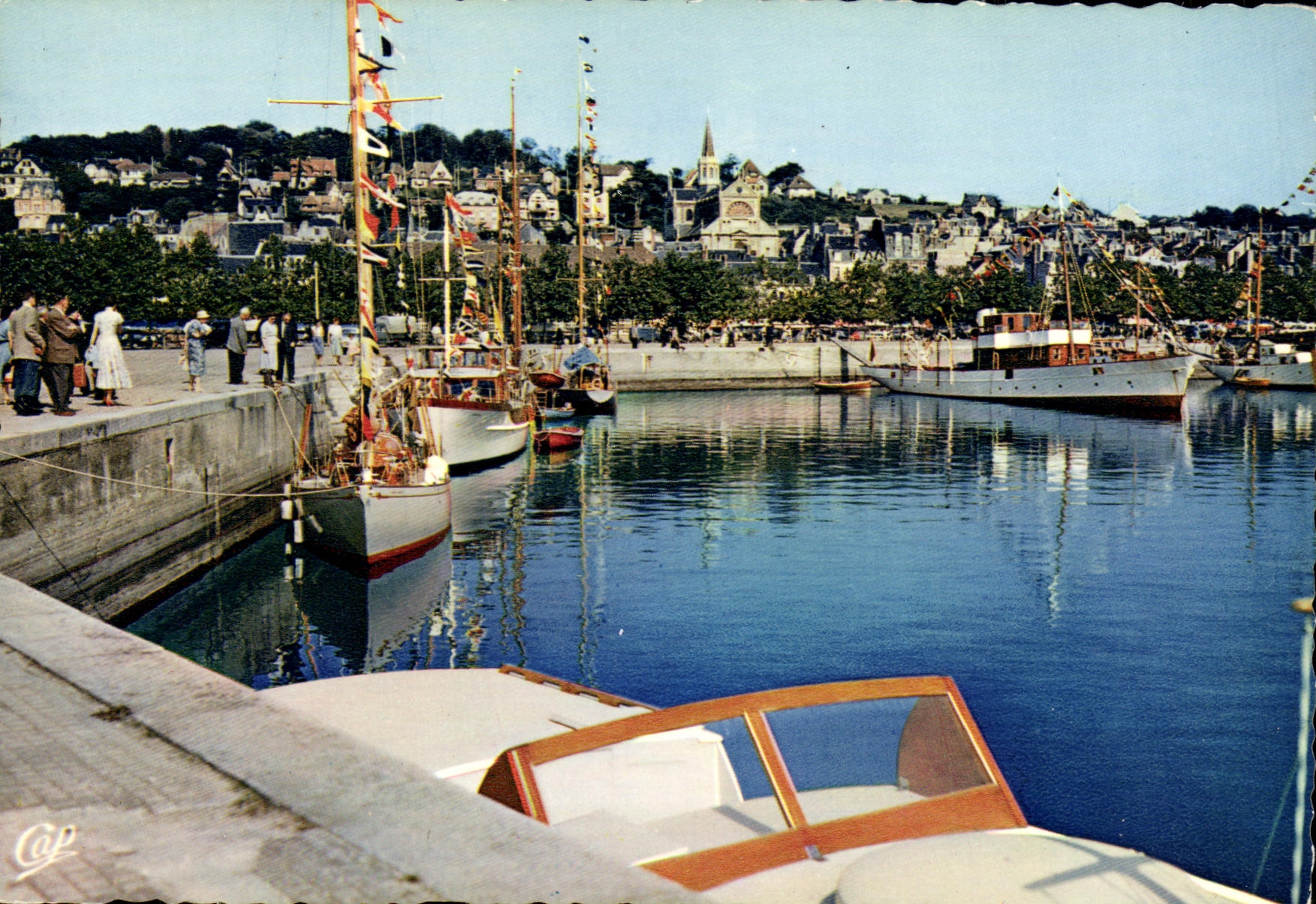 Deauville - Le Bassin des Yachts — Lumicap, Paris