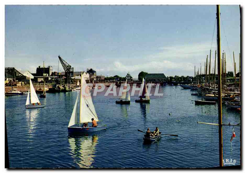 Deauville - Trouville — Le Bassin des Yachts — Éditeur LUMICAP