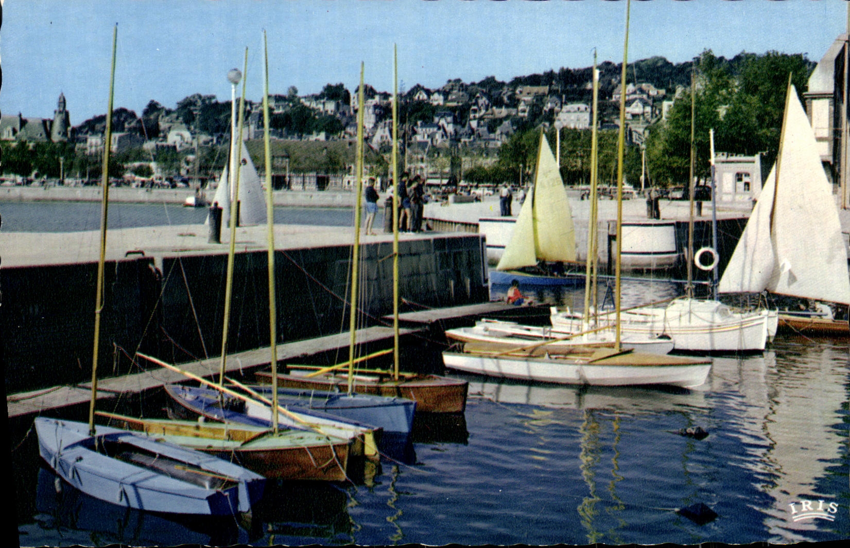 Deauville - Le Bassin des Yachts — éditeur LUMICAP, n° 2296
