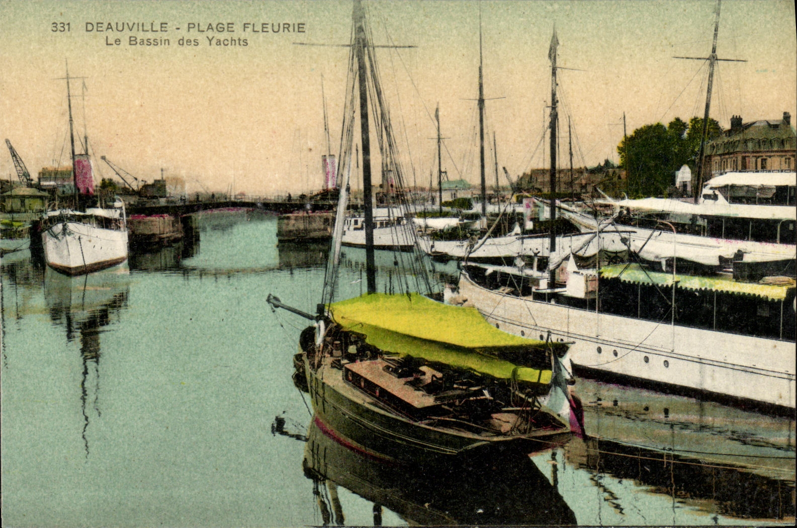 Deauville - Blütenstrand — Yachthafen — Verlag CPAPHIL, Nr. 331