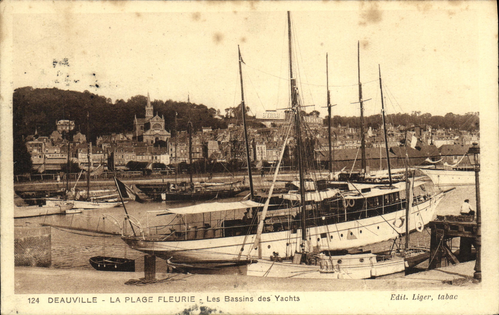 Deauville - Die blühende Strandpromenade - Die Yachtbasen — Edit. Liger, Tabak, n°124