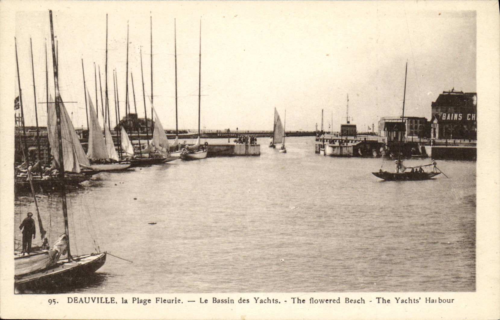 Deauville, la Plage Fleurie — Le Bassin des Yachts — éditeur CPAPHIL, n° 95