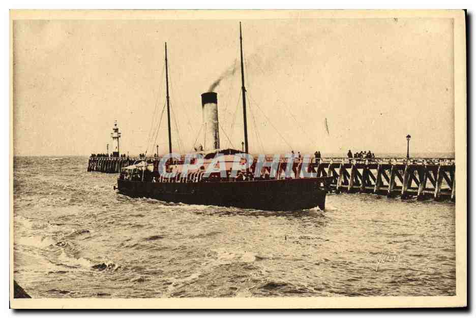 CPA Deauville L arrivee du bateau du Havre 