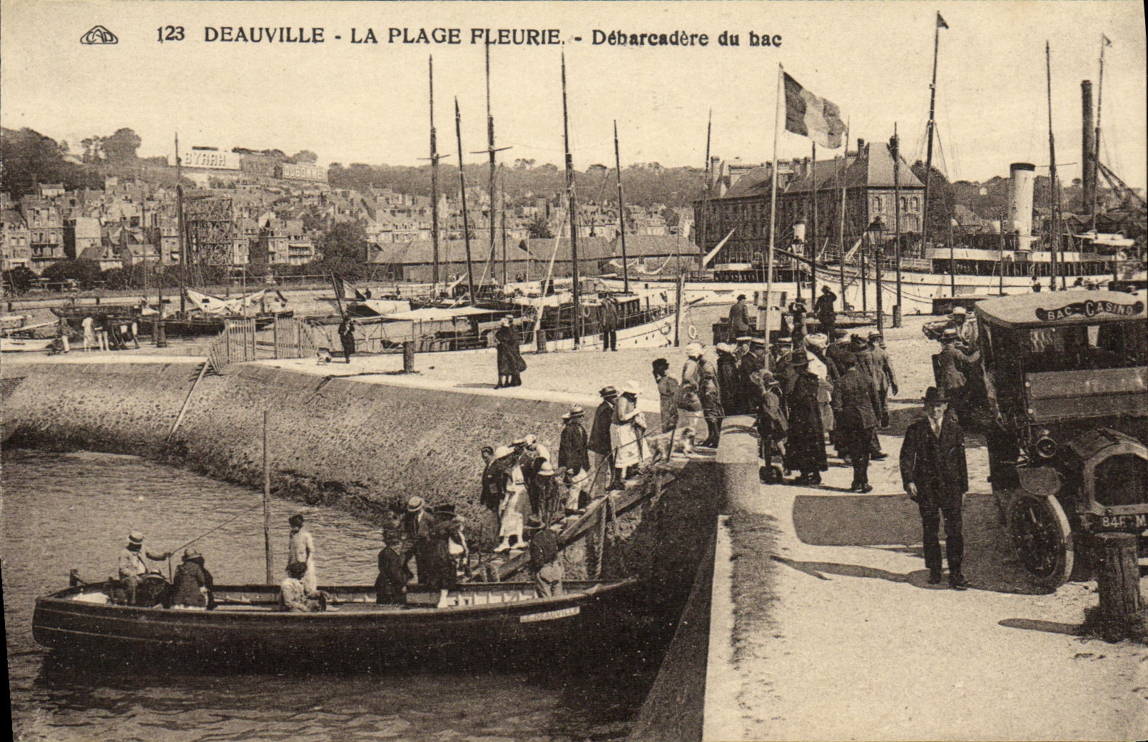 Deauville - La Plage Fleurie — Débarcadère du bac