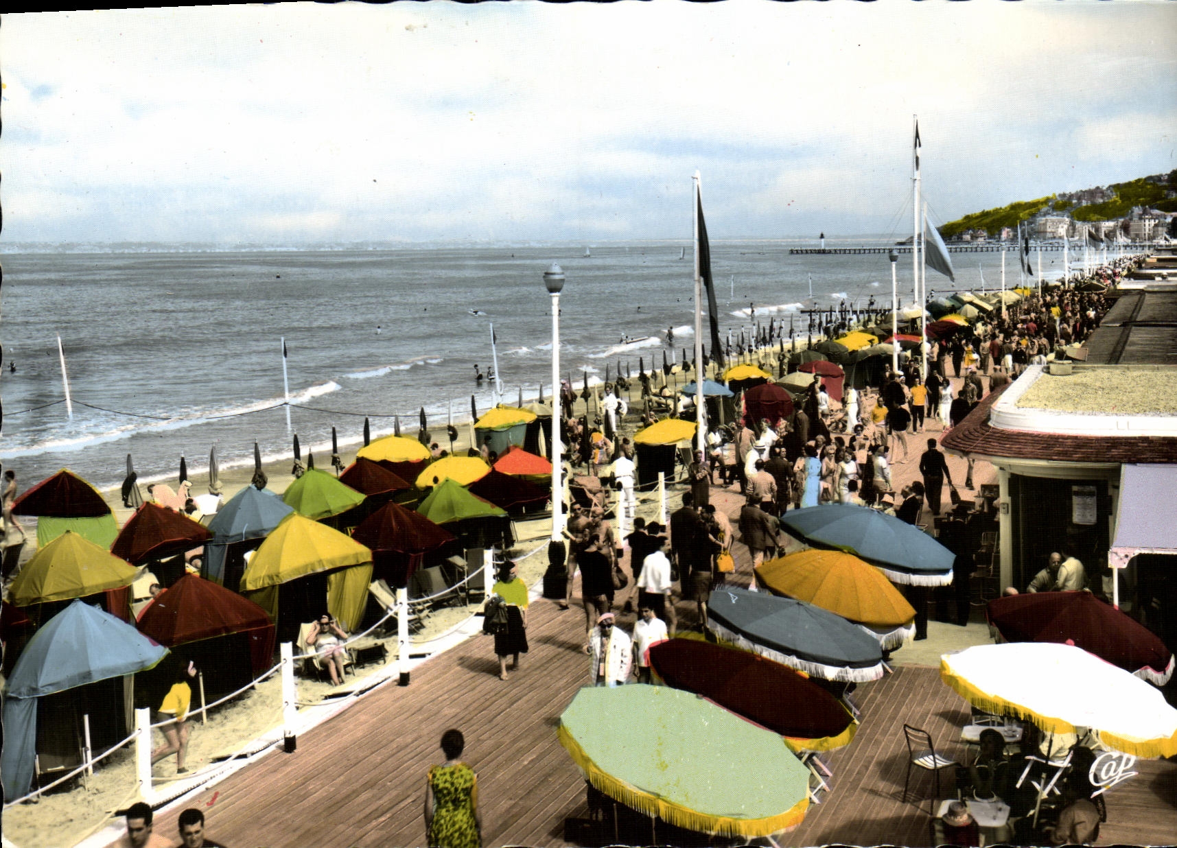 Deauville - Plage Fleurie — Le Bar des Planches — éditeur REAL-PHOTO, n°12