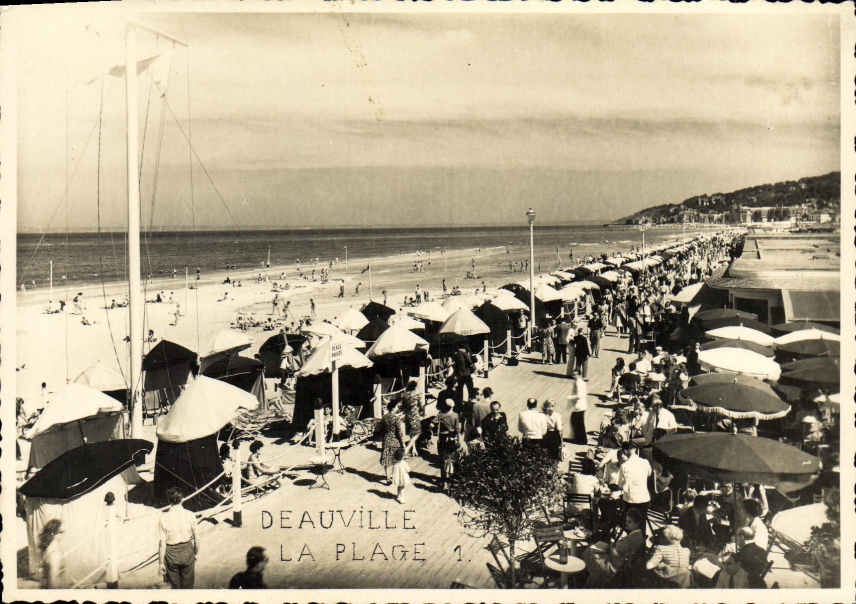Deauville — La Plage — Photo-Casino Deauville