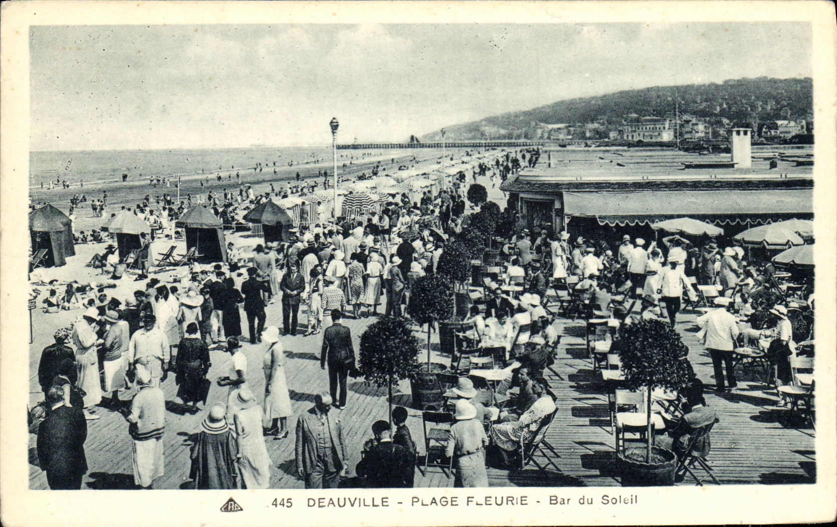 Deauville - Plage Fleurie - Bar du Soleil — CPA n°445