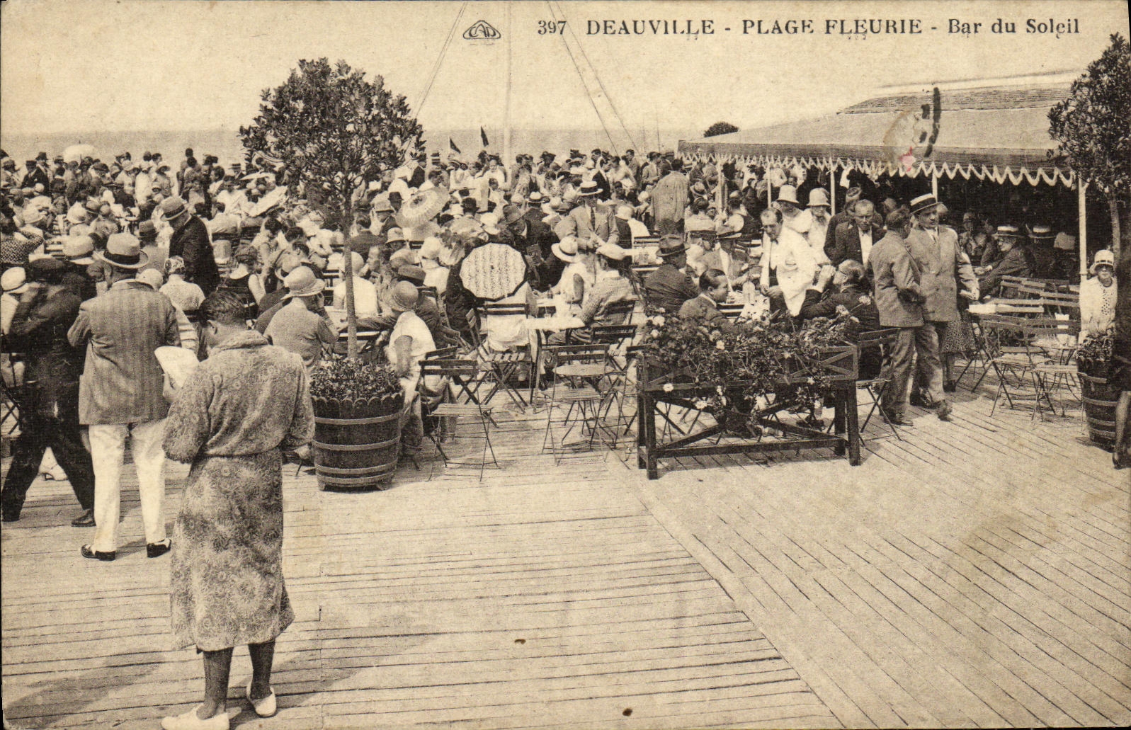 Deauville - Blütenstrand - Bar du Soleil — Verlag Antike Ansichtskarte 397