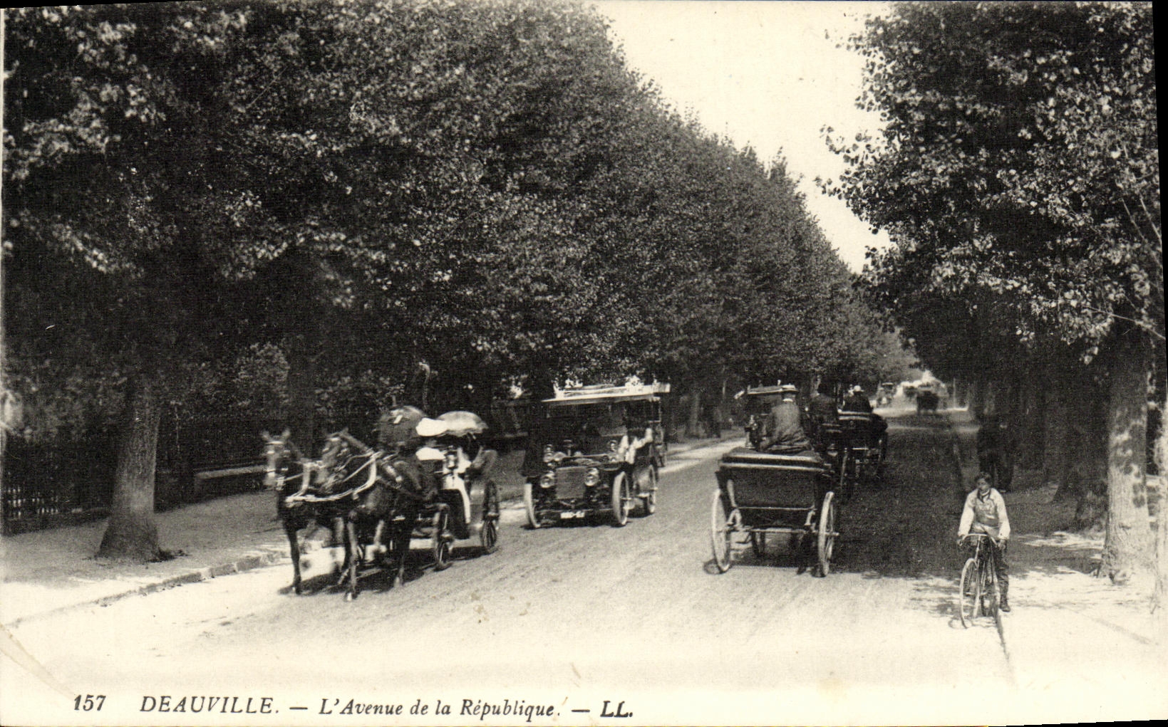 Deauville — Avenue de la République — LL. n° 157