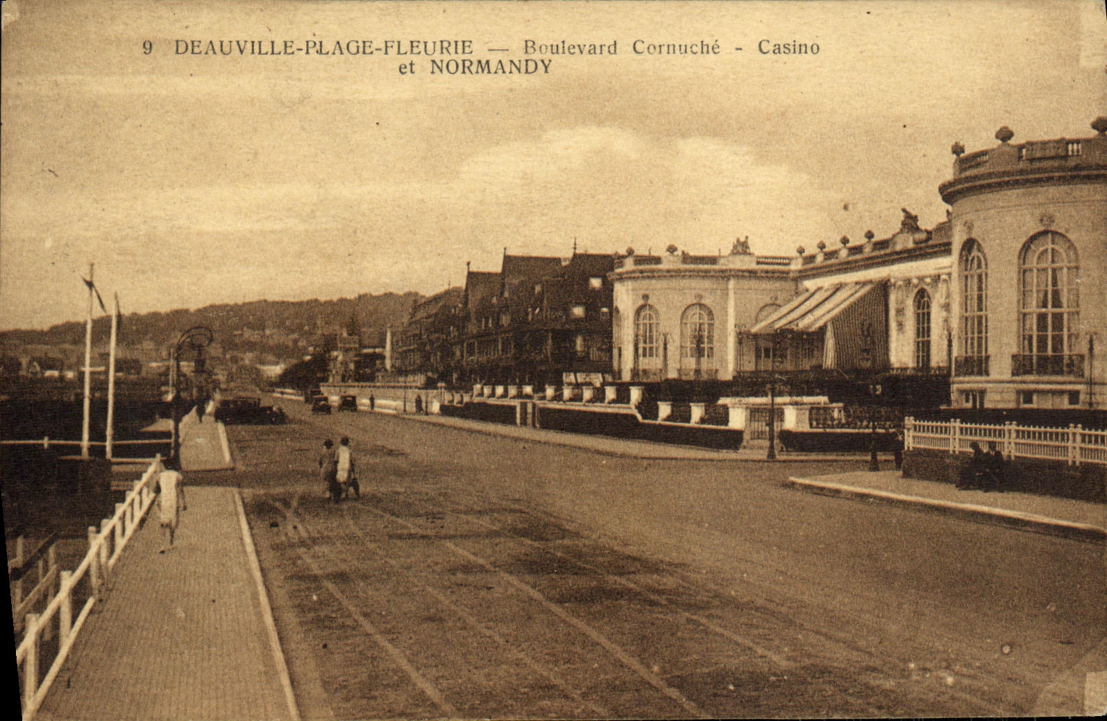 Deauville-Plage-Fleurie — Boulevard Cornuché - Casino et Normandy
