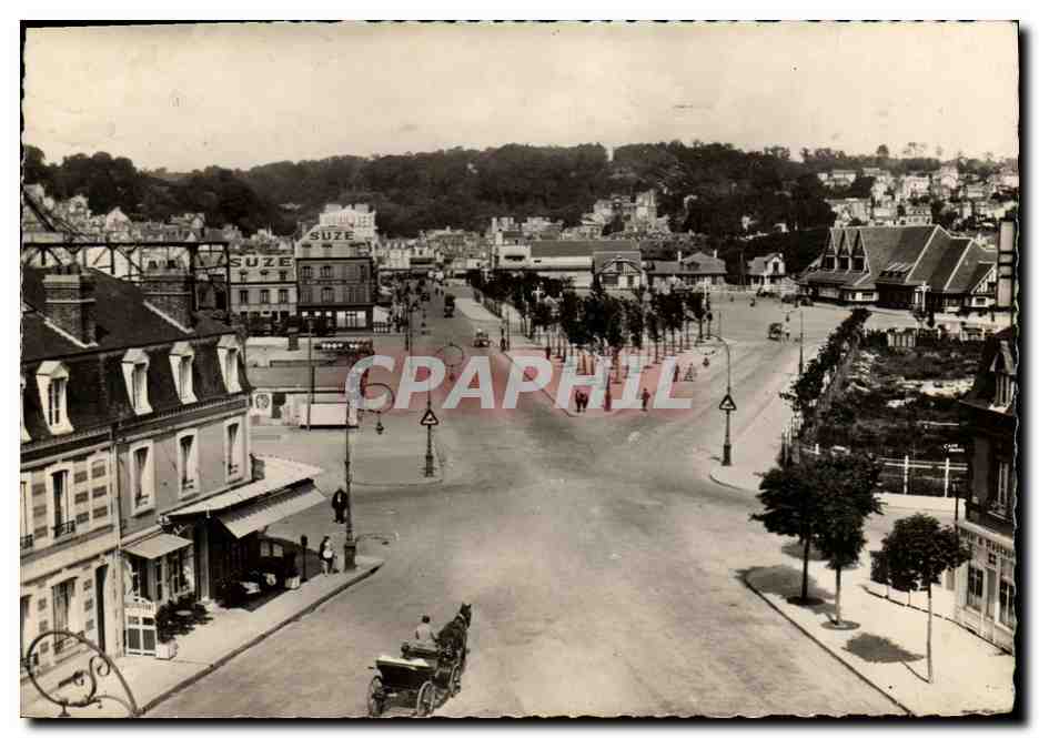 CPM Deauville Trouville Aveneu de la Republique et Place de la gare