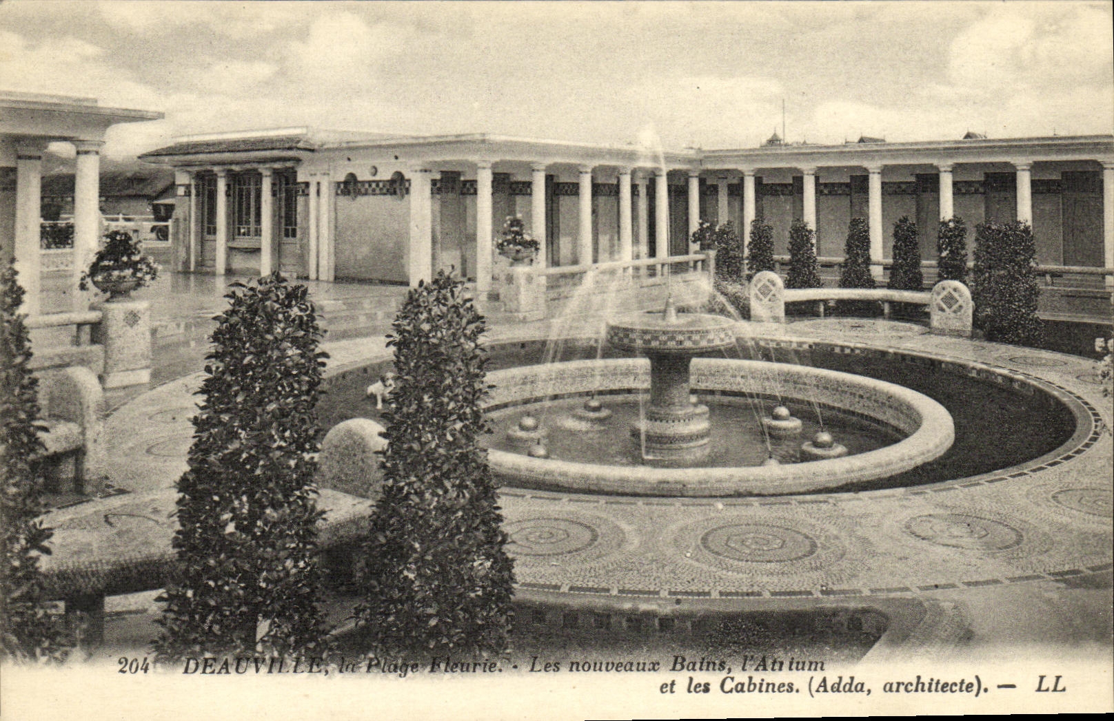 Deauville, La Plage Fleurie — I nuovi Bagni, l'Atrio e le Cabine. (Adda, architetto). — LL