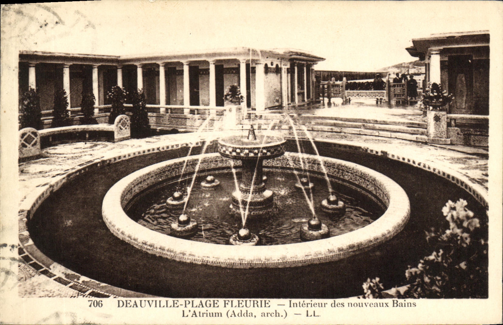 Deauville-Plage Fleurie — Intérieur des nouveaux Bains — L'Atrium (Adda, arch.) — LL