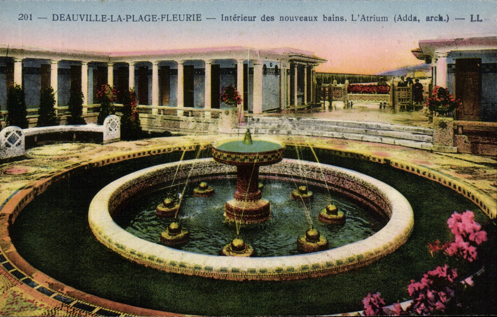 Deauville-La-Plage-Fleurie — Intérieur des nouveaux bains. L'Atrium (Adda, arch.) — LL