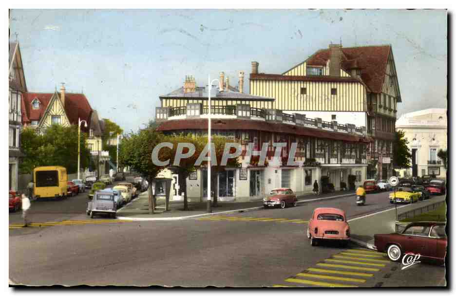CPM Deauville Plage Fleurie Le Petit Casino Rue Eugene Colas