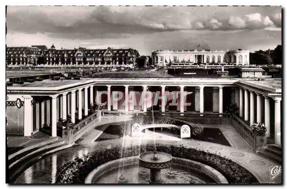 Deauville - La Plage Fleurie — Le Casino, le Normandy-Hôtel et l'Établissement de Bains — Réal-Photo