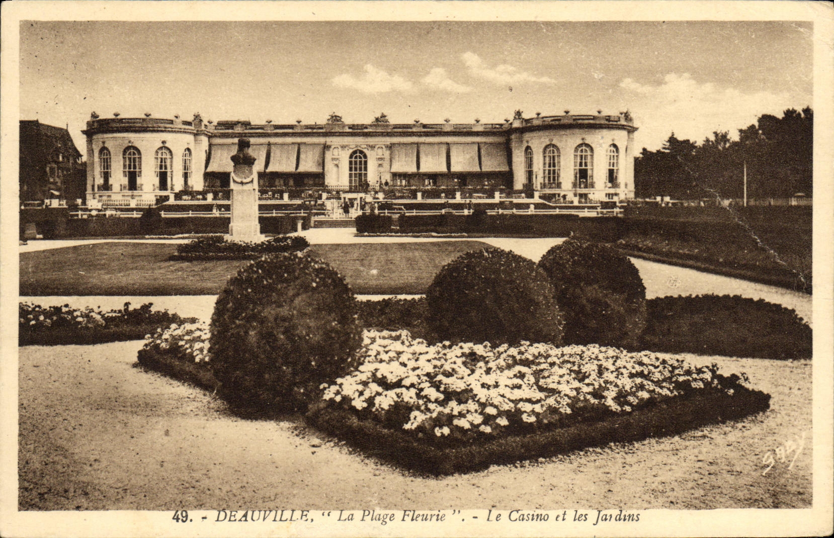 Deauville, "La Plage Fleurie" — Le Casino et les Jardins — Éditions Gaby, n°49