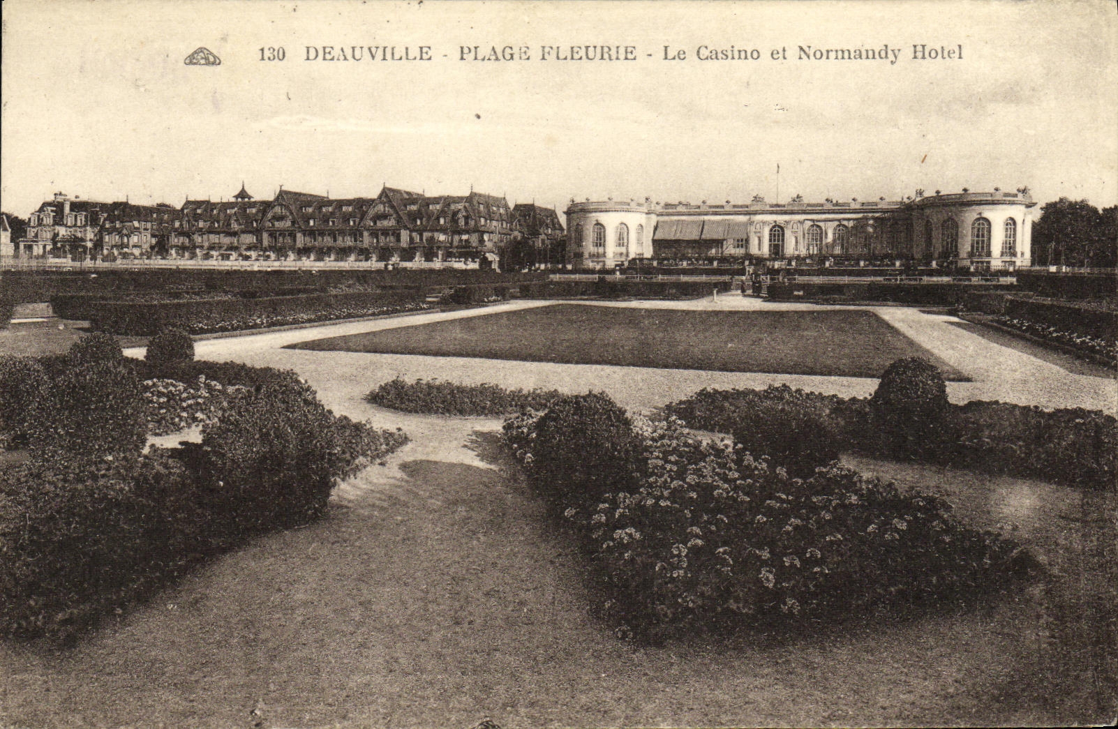Deauville - Plage Fleurie - Le Casino et Normandy Hotel