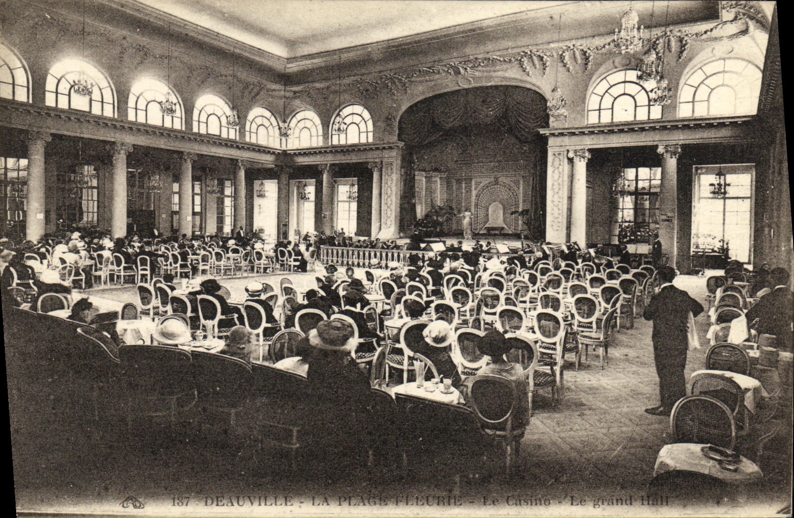 Deauville - La Plage Fleurie - Le Casino - Le grand Hall