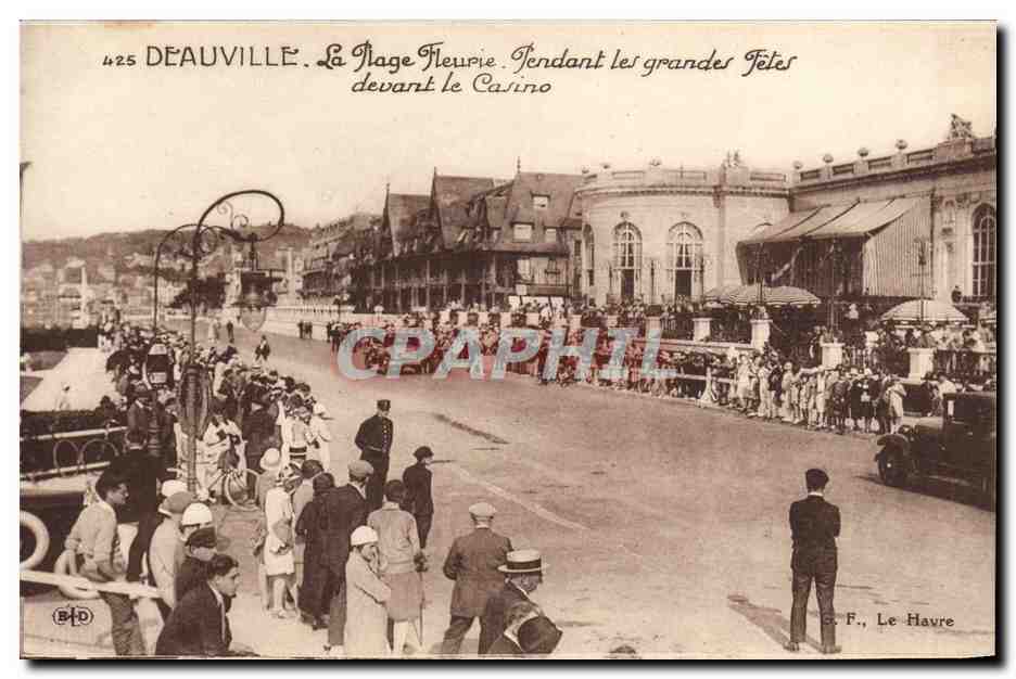 Deauville. La Flage Fleurie. Pendant les grandes Fêtes devant le Casino