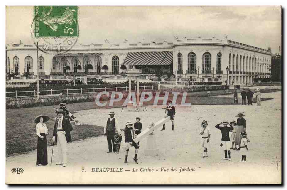 CPA Deauville Le Casino Vue des jardins Enfants