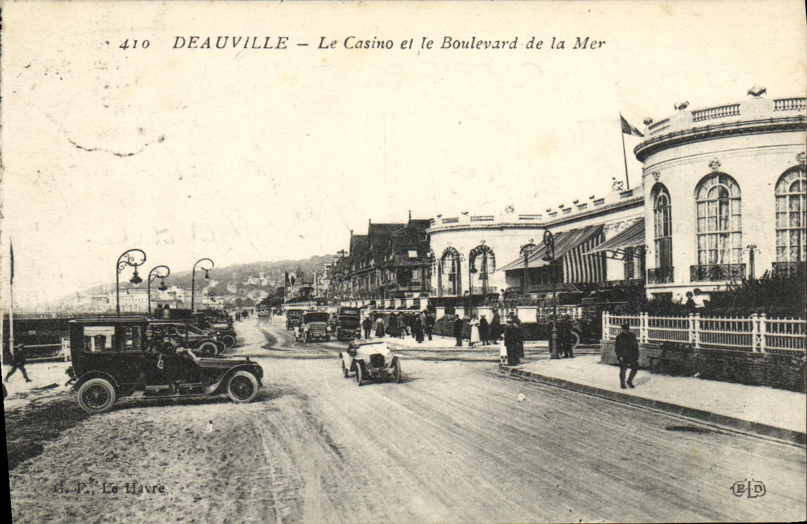 Deauville — Le Casino et le Boulevard de la Mer — H.P. Le Havre, n°410