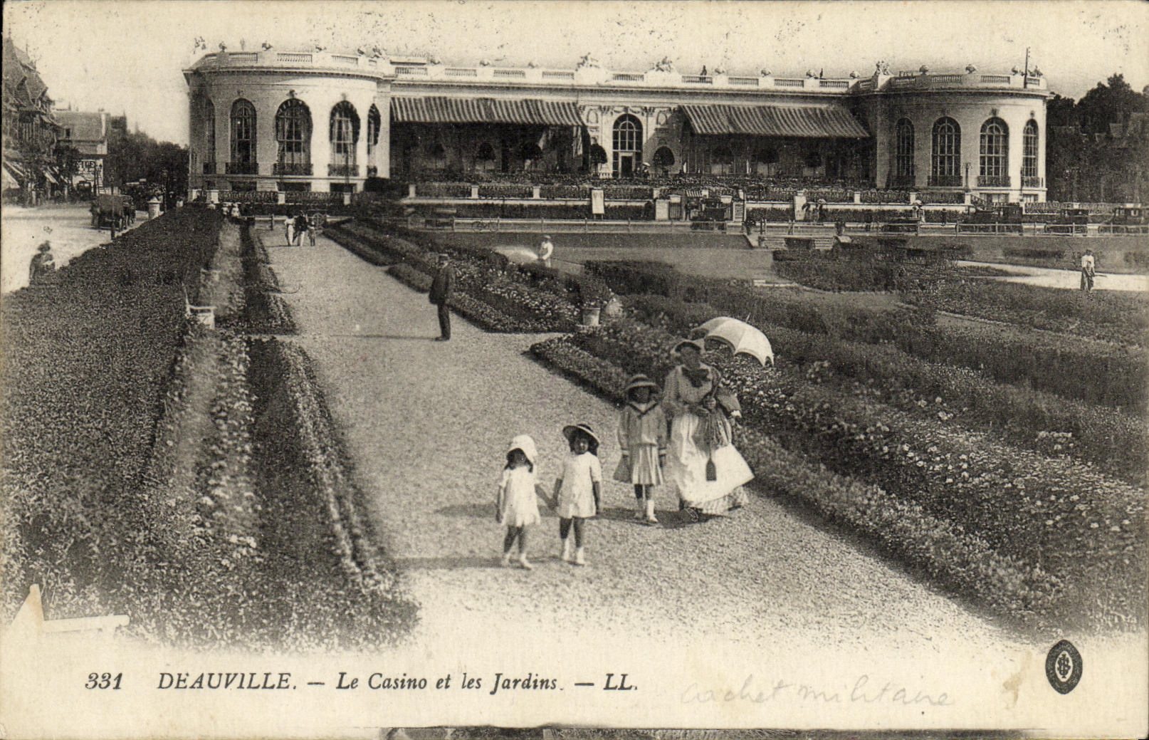 Deauville — Le Casino et les Jardins — LL. — N° 331