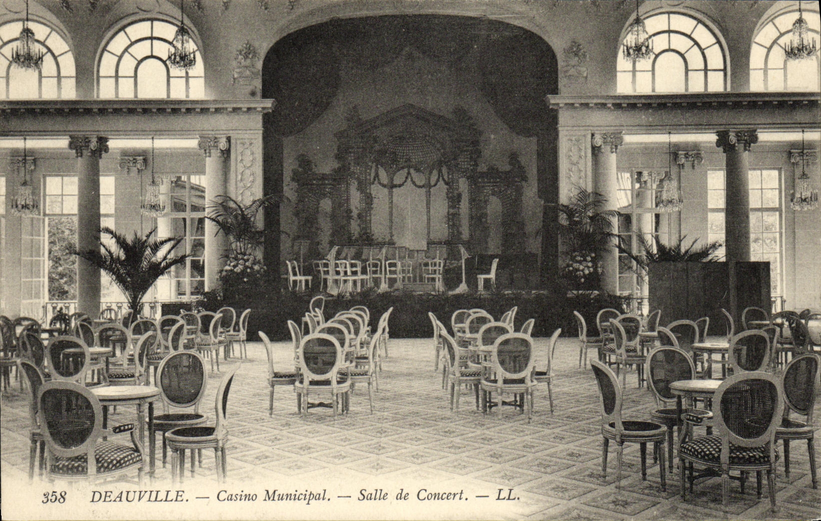 Deauville — Casino Municipal — Sala de Conciertos — LL. — n° 358