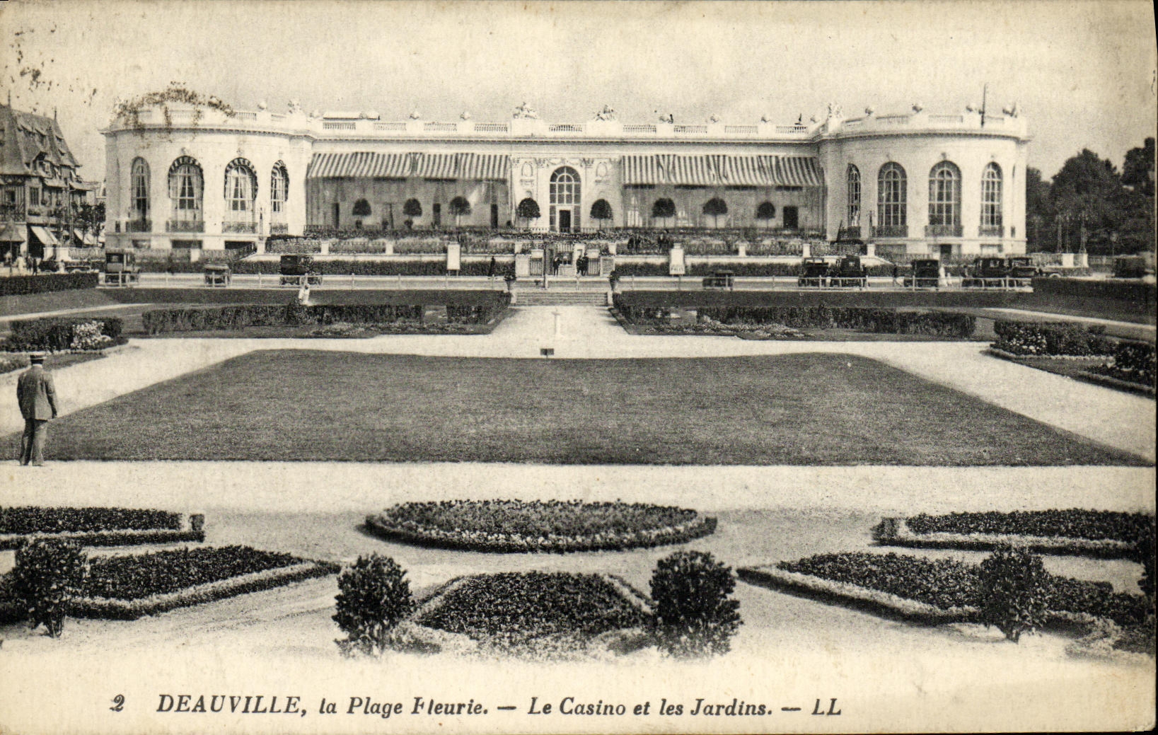 Deauville, la Plage Fleurie — Le Casino et les Jardins — LL