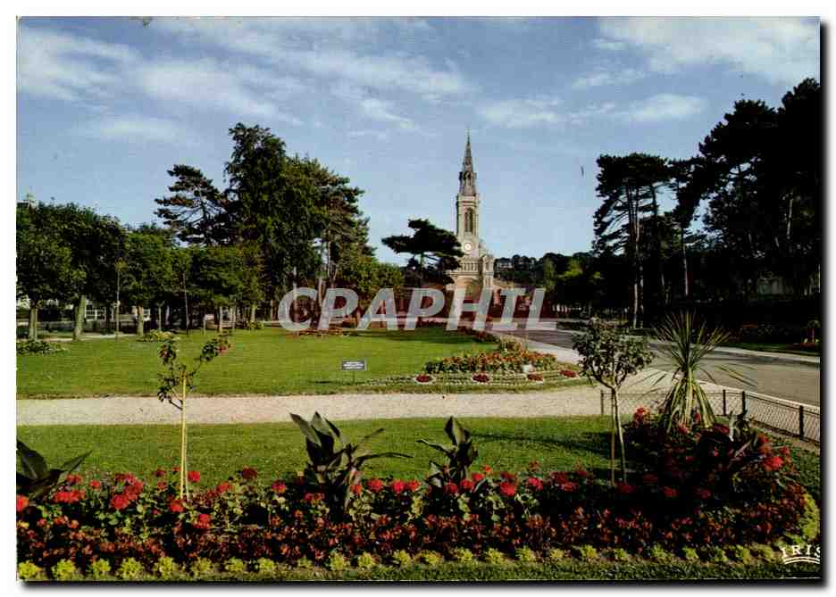 Deauville - Trouville — Le Square et l'Église Saint-Augustin — Lumicap