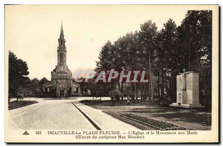 Deauville-Strand in Blüte — Die Kirche und das Kriegerdenkmal (Werk des Bildhauers Max Blondat)